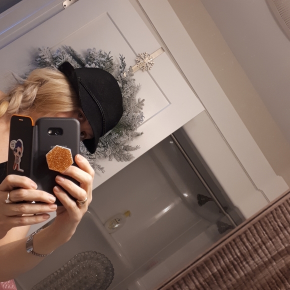 Hat - Picture 4 of 4